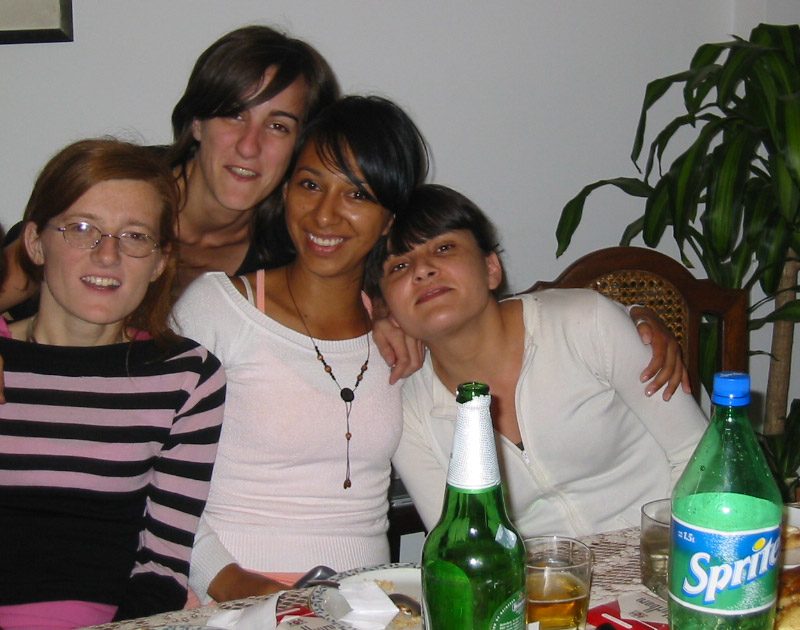 con las chicas