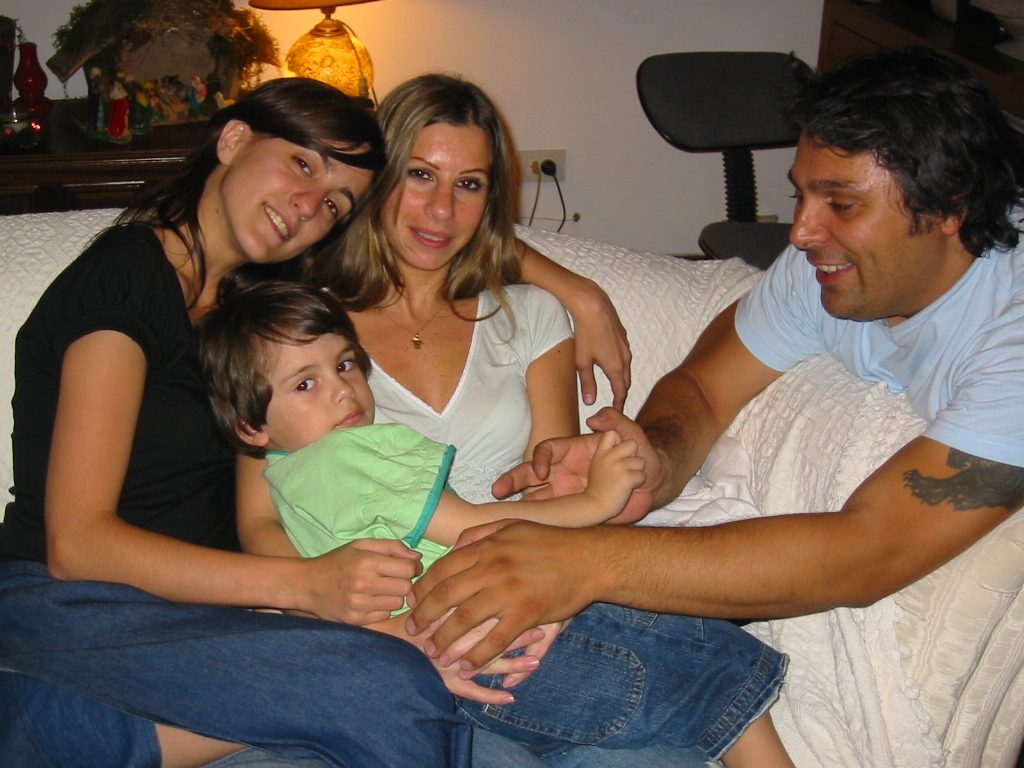 con la familia