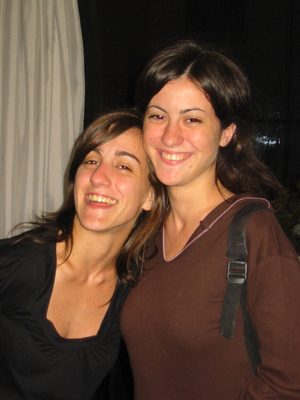 con mi hermanita